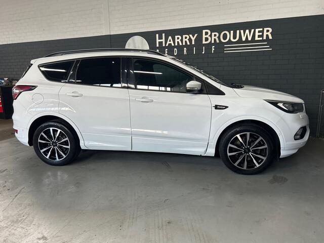 Ford Kuga 1.5 EcoBoost Vignale, pano,trekhaak,keyless,stuurverw,stoelverw.