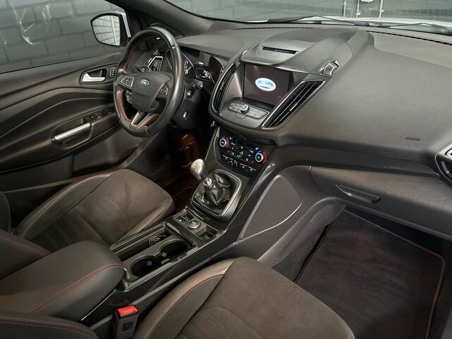 Ford Kuga 1.5 EcoBoost Vignale, pano,trekhaak,keyless,stuurverw,stoelverw.