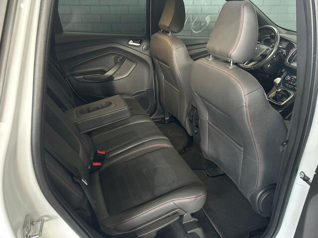 Ford Kuga 1.5 EcoBoost Vignale, pano,trekhaak,keyless,stuurverw,stoelverw.