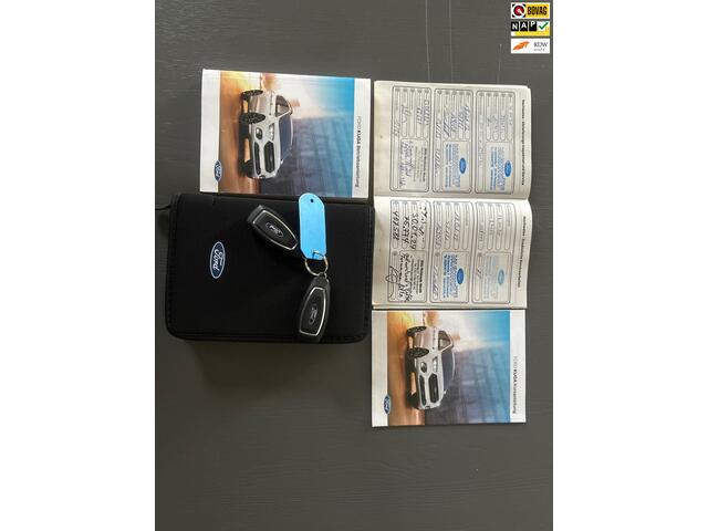 Ford Kuga 1.5 EcoBoost Vignale, pano,trekhaak,keyless,stuurverw,stoelverw.