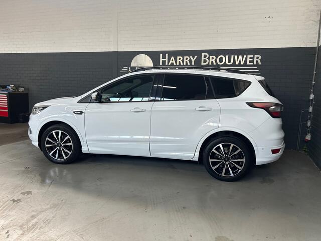 Ford Kuga 1.5 EcoBoost Vignale, pano,trekhaak,keyless,stuurverw,stoelverw.