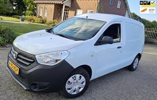DACIA DOKKER Dacia Dokker 1.6i Benzine met Zijdeur en PDC !