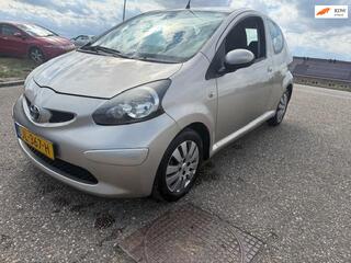 TOYOTA AYGO 1.0-12V + Airco HalfLeder Onderhouden Velg Toerenteller