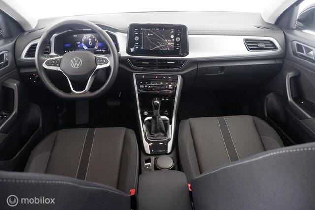 Volkswagen T-ROC 1.5 TSI 150pk Automaat Business led|nav|cam|dab|stoelverw.|acc|lmv17