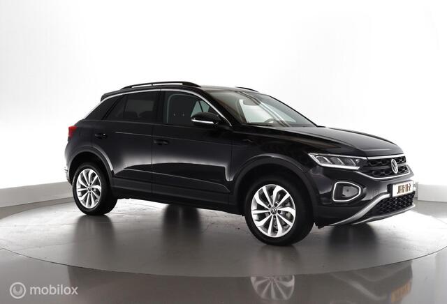 Volkswagen T-ROC 1.5 TSI 150pk Automaat Business led|nav|cam|dab|stoelverw.|acc|lmv17