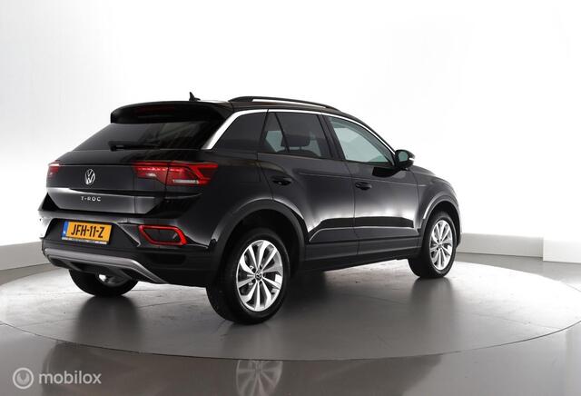 Volkswagen T-ROC 1.5 TSI 150pk Automaat Business led|nav|cam|dab|stoelverw.|acc|lmv17