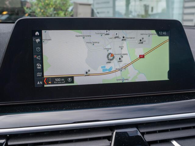 BMW 5-Serie Touring 520i High Executive / Pano / HUD / ACC / CarPlay / Stoelverwarming