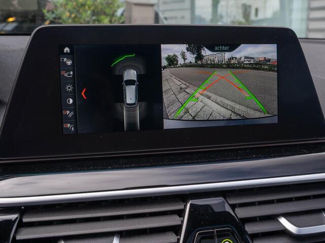 BMW 5-Serie Touring 520i High Executive / Pano / HUD / ACC / CarPlay / Stoelverwarming