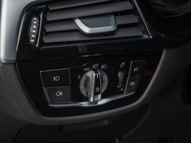 BMW 5-Serie Touring 520i High Executive / Pano / HUD / ACC / CarPlay / Stoelverwarming