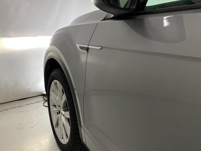 Volkswagen T-ROC 1.5 TSI R-Line edition IQ Light/Matrix Koplampen Camera IQ Drive ACC Carplay Virtual Cockpit e Auto