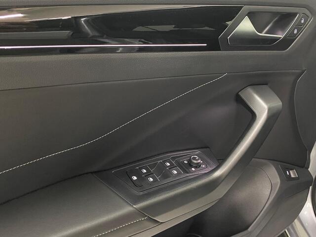 Volkswagen T-ROC 1.5 TSI R-Line edition IQ Light/Matrix Koplampen Camera IQ Drive ACC Carplay Virtual Cockpit e Auto