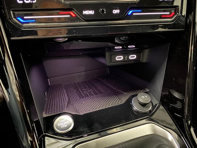 Volkswagen T-ROC 1.5 TSI R-Line edition IQ Light/Matrix Koplampen Camera IQ Drive ACC Carplay Virtual Cockpit e Auto