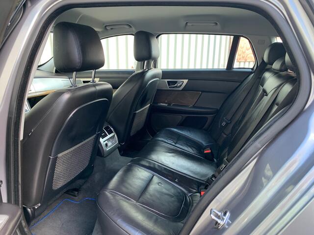 Jaguar XF Sportbrake 2.2D Business Edition|Automaat|Navigatie|leder|