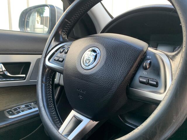 Jaguar XF Sportbrake 2.2D Business Edition|Automaat|Navigatie|leder|