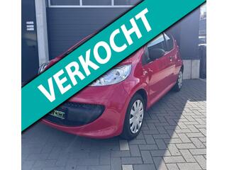 PEUGEOT 107 1.0-12V XR