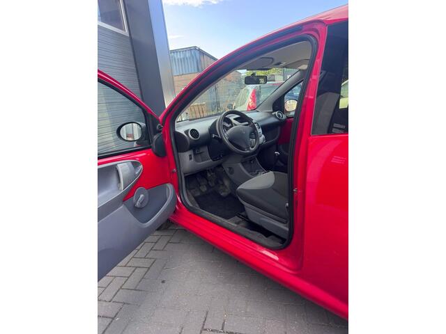 Peugeot 107 1.0-12V XR