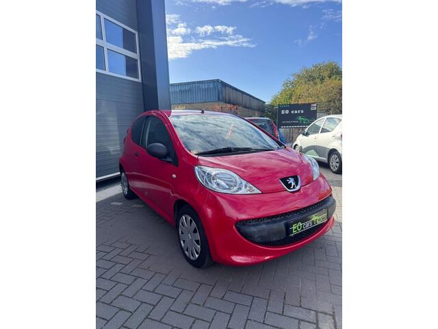Peugeot 107 1.0-12V XR