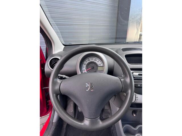 Peugeot 107 1.0-12V XR
