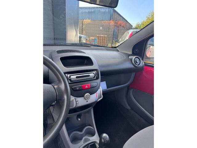 Peugeot 107 1.0-12V XR
