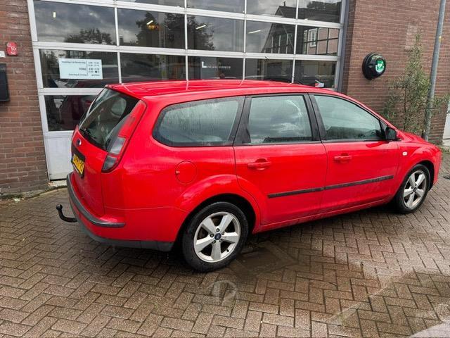 Ford Focus Wagon 1.6-16V Futura