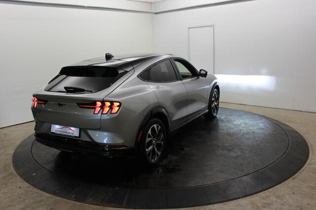 Ford Mustang Mach-E Premium AWD 75 kWh 271 Pk Pano 360�Camera Rode stiksel+Remklauw  Zwarte hemel | Elek aklep