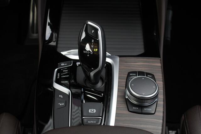 BMW X4 xDrive20i High Executive M Sport / HUD / Keyless