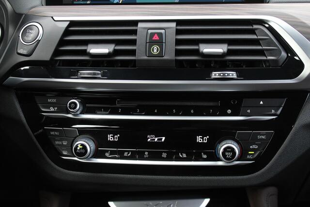BMW X4 xDrive20i High Executive M Sport / HUD / Keyless