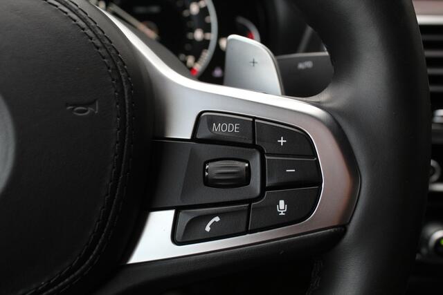 BMW X4 xDrive20i High Executive M Sport / HUD / Keyless