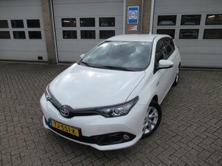 TOYOTA AURIS 1.8 Hybrid Dynamic Go PARELMOERLAK