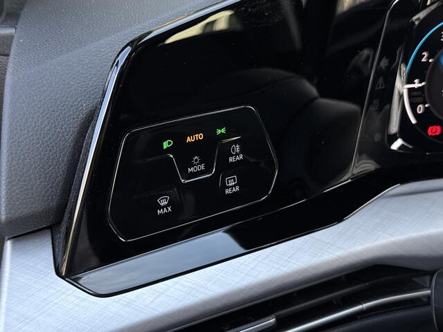Volkswagen Golf Variant 1.0 TSI, Camera Carplay Adaptieve Cruise Control VAKANTIEGELD WEKEN