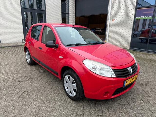 Dacia Sandero 1.2 Ambiance / 1 jaar apk / nap / apk / airco / 2 sleutels / 4 e banden / motor 100%