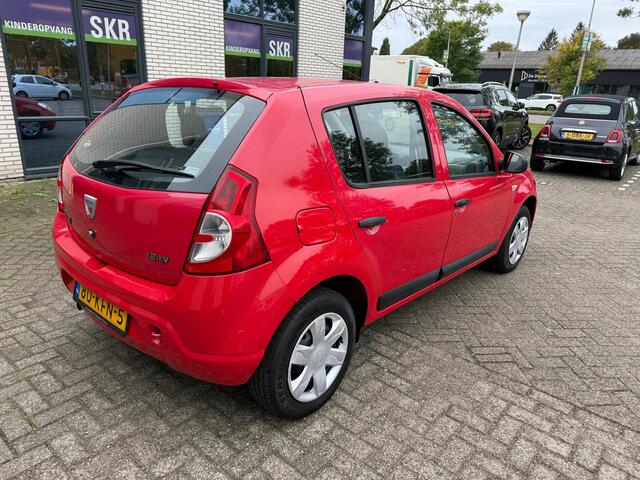 Dacia Sandero 1.2 Ambiance / 1 jaar apk / nap / apk / airco / 2 sleutels / 4 e banden / motor 100%