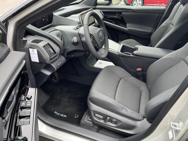 Toyota Bz4x Dynamic 71 kWh | Navigatie | Apple CarPlay/Android auto | Achteruitrijcamera | Stoelverwarming | Stuurverwarming | Panoramadak