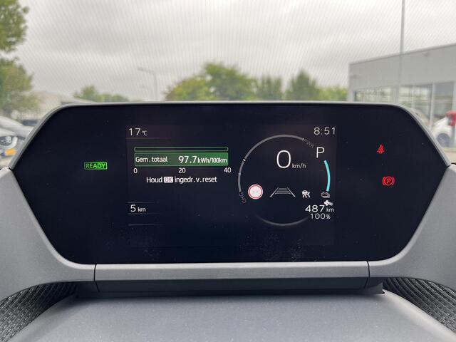 Toyota Bz4x Dynamic 71 kWh | Navigatie | Apple CarPlay/Android auto | Achteruitrijcamera | Stoelverwarming | Stuurverwarming | Panoramadak