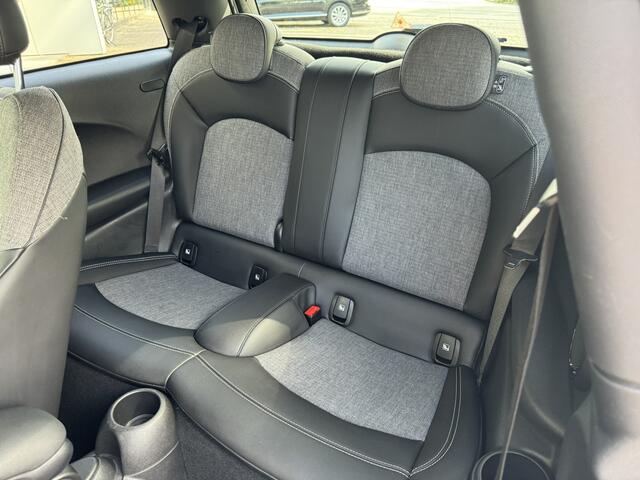 Mini Cooper Mini 1.5 AutomaatLEDNaviStoelverwarming