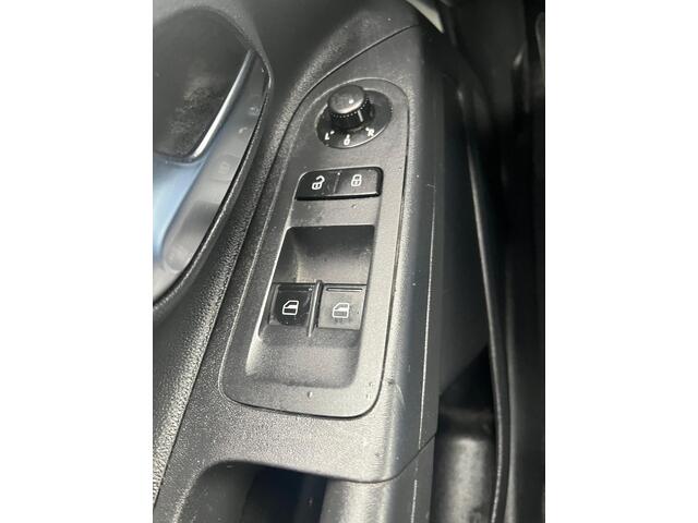 Volkswagen UP 1.0 BMT move up FACE LIFT airco elec ramen cv