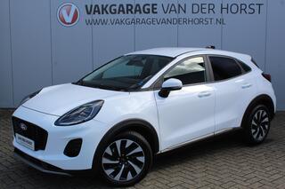 FORD PUMA 1.0-125pk EcoBoost Mild-Hybrid Titanium. Fabr. garantie t/m 24-03-2029 ! E�n van de fijnst rijdende auto in z'n klasse ! Autm. airco, stoel-, stuur- en voorraamverw., cruise control, LED verl., navigatie, telefoonvoorb., DAB radio, Apple carplay/Android a