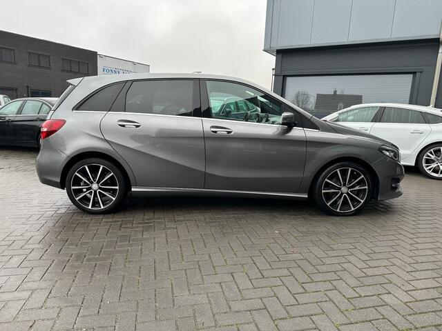 Mercedes-Benz B-Klasse B 180 Ambition Navigatie 65000 KM  org.ned. 