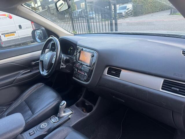 Mitsubishi Outlander 2.0 PHEV Instyle XENON Schuifdak Leder compleet onderhouden NAP
