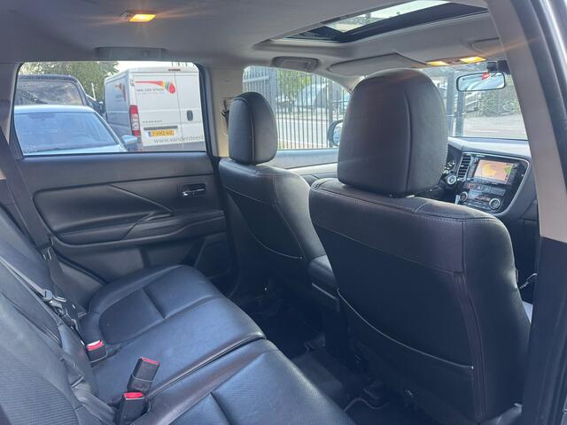 Mitsubishi Outlander 2.0 PHEV Instyle XENON Schuifdak Leder compleet onderhouden NAP