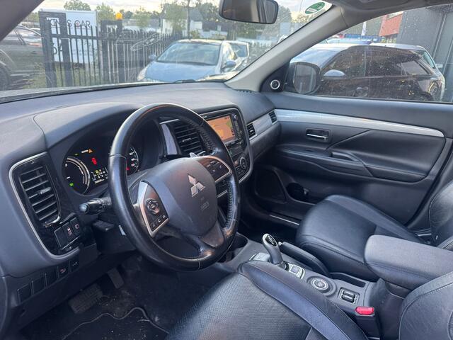 Mitsubishi Outlander 2.0 PHEV Instyle XENON Schuifdak Leder compleet onderhouden NAP