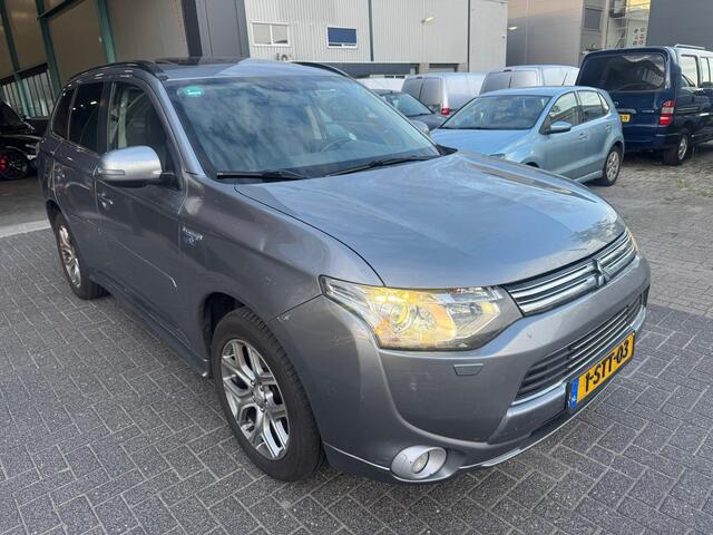 Mitsubishi Outlander 2.0 PHEV Instyle XENON Schuifdak Leder compleet onderhouden NAP
