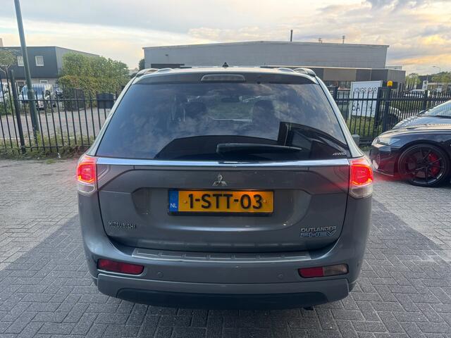 Mitsubishi Outlander 2.0 PHEV Instyle XENON Schuifdak Leder compleet onderhouden NAP