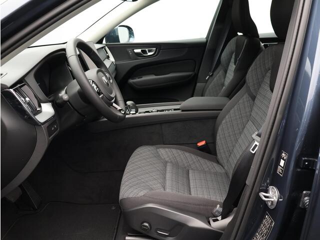 Volvo XC60 T6 350PK Plug-in hybrid AWD Essential / Adaptive Cruise / Stoel+Stuurverwarming / 19 Wielen / All-Seasonbanden / BLIS / Pilot Assist / Parkeersen