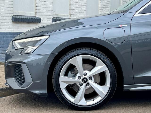 Audi A3 SPORTBACK 40 TFSIe 3x S Line/Leder/HeadUp/Camera/Dodehoek/Keyless/LED/Adaptive/Parkpilot/Virtual