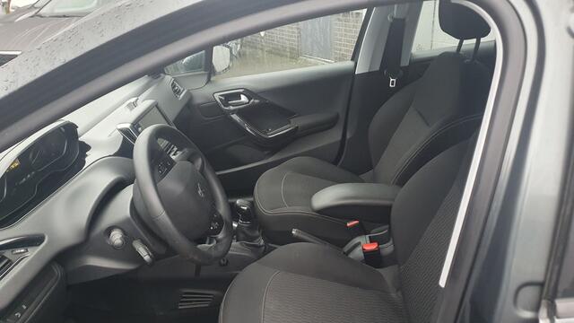 Peugeot 208 1.2 PureTech Blue Lion