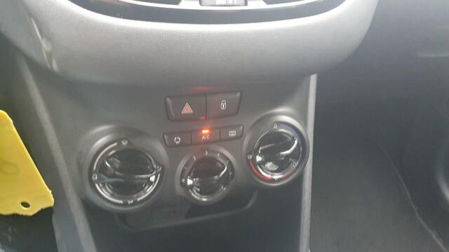 Peugeot 208 1.2 PureTech Blue Lion