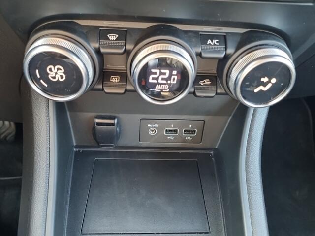 Renault Captur 1.3 TCe 130 Zen EDC AUTOMAAT / STOELVERWARMING / CRUISE