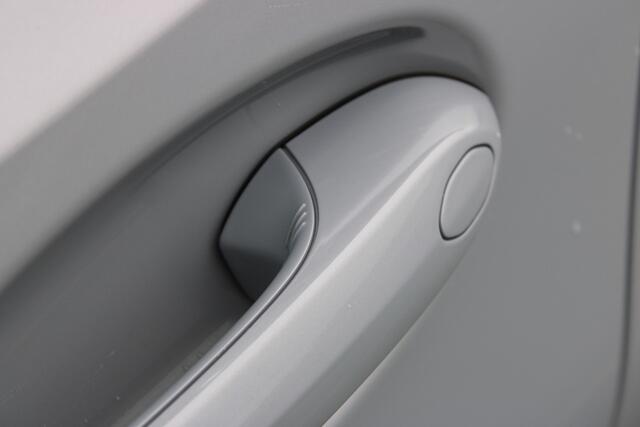 BMW 3-Serie Touring 330e M Sport Automaat / Trekhaak / Achteruitrijcamera / Sportstoelen / Comfort Access / Active Cruise Control / M Adaptief onderstel