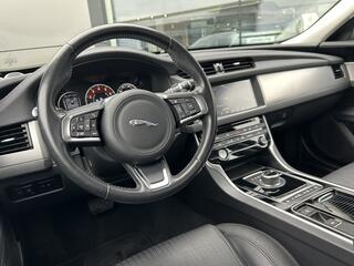JAGUAR XF 2.0 200pk Aut. RWD Portfolio | Leder | Camera | 20'' Diamond Turned | 12 maanden garantie |